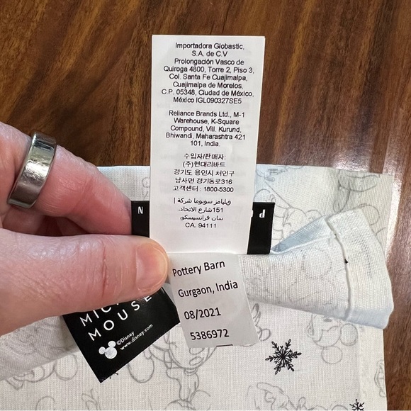 Pottery Barn Disney Mickey Mouse Holiday Guest Hand Towel Set of 2 - Picture 5 of 6